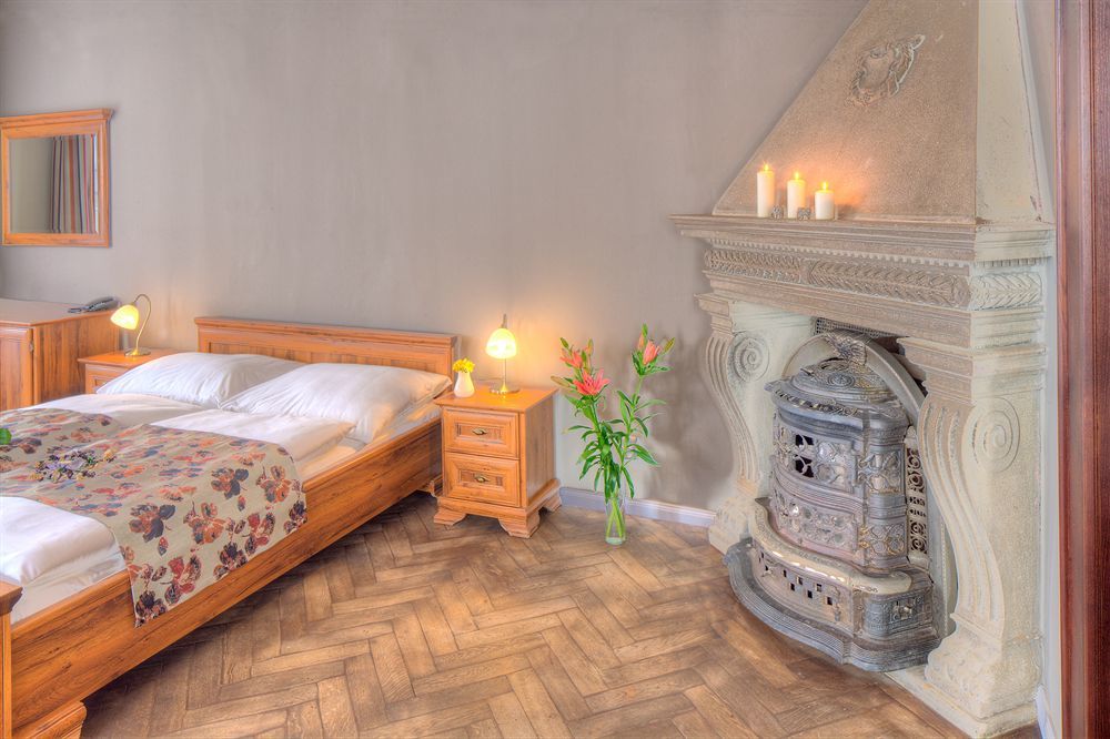 Hotel "Palac U Kocku" By Adrez, Palace At The Cats Prága Kültér fotó
