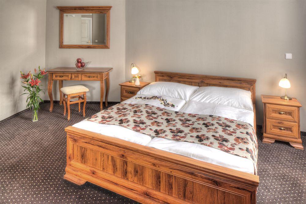 Hotel "Palac U Kocku" By Adrez, Palace At The Cats Prága Kültér fotó